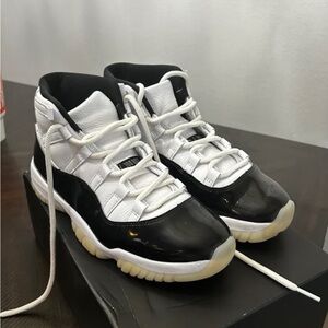 Jordan Athletic Shoes Black and White